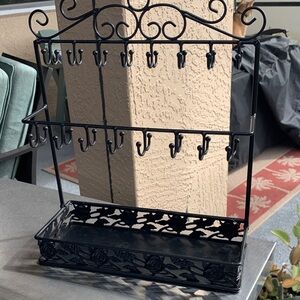Black Metal Jewelry Holder